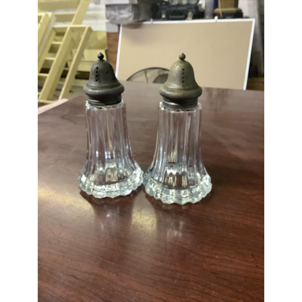Vtg Sugar Shaker Pressed Clear Glass Aluminum Screw Top 3"Dia Basex6'H
